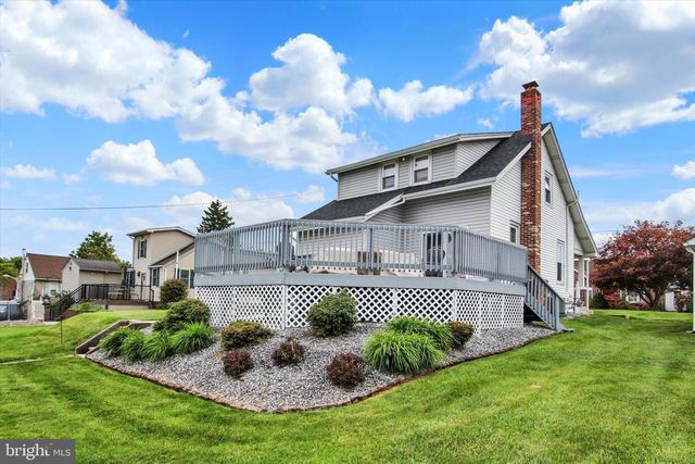 125 N HIGH ST, Spring Grove, PA 17362