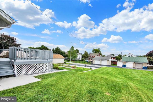 125 N HIGH ST, Spring Grove, PA 17362