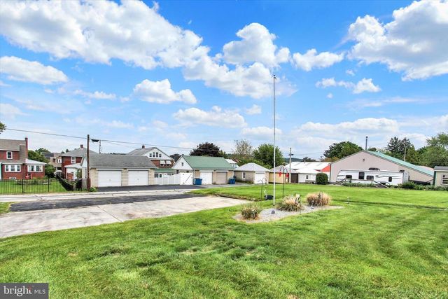 125 N HIGH ST, Spring Grove, PA 17362