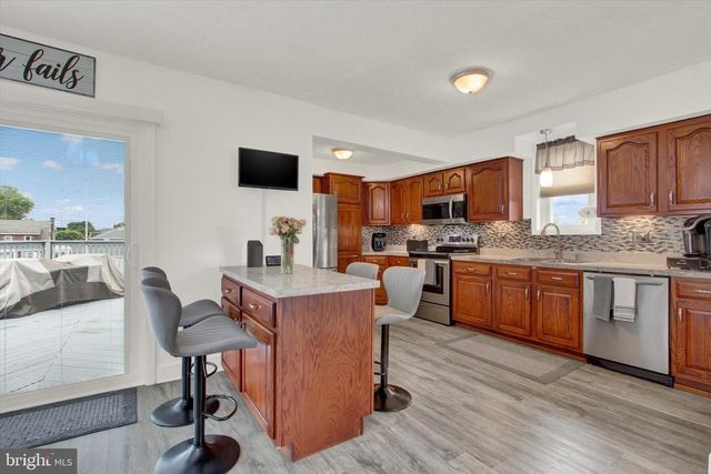 125 N HIGH ST, Spring Grove, PA 17362