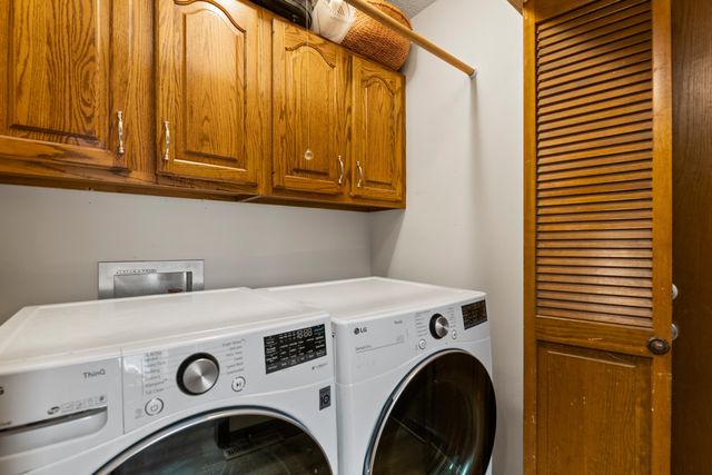 1313 E Blue Spruce Rd, Derby, KS 67037