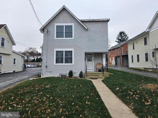 404 W WAYNE AVE, Wayne, PA 19087