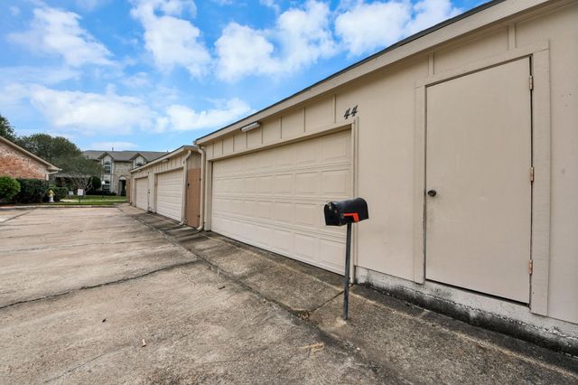 44 Chapparal Court, Missouri City, TX 77459