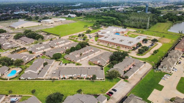 44 Chapparal Court, Missouri City, TX 77459