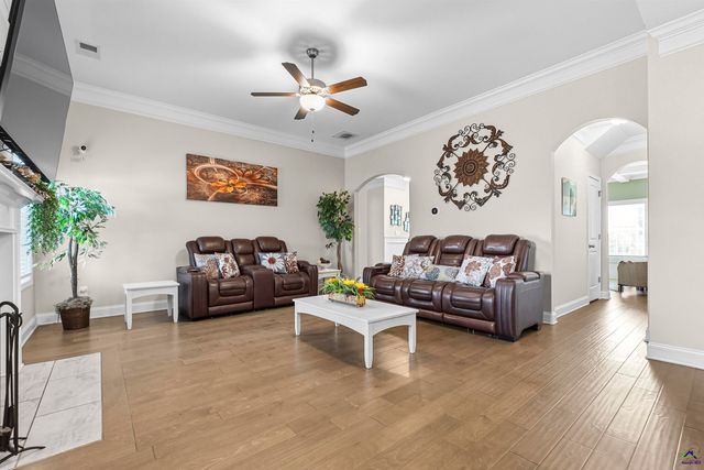 414 Newport Avenue, Kathleen, GA 31047