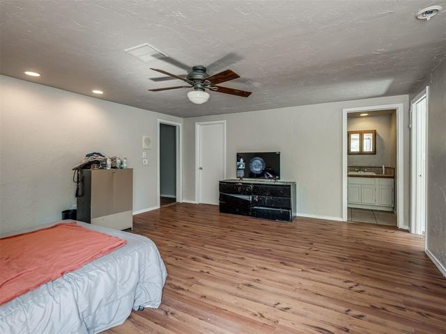 2404 Rambling Road, Edmond, OK 73025