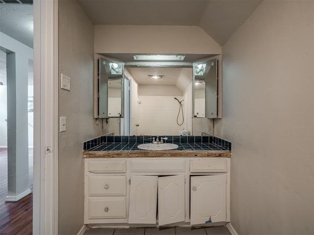 2404 Rambling Road, Edmond, OK 73025