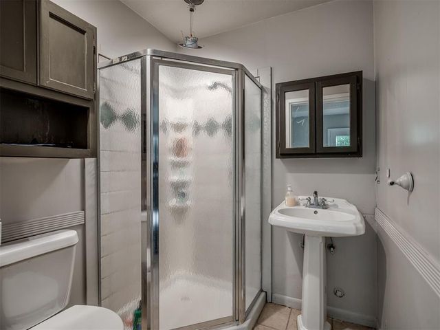 2404 Rambling Road, Edmond, OK 73025