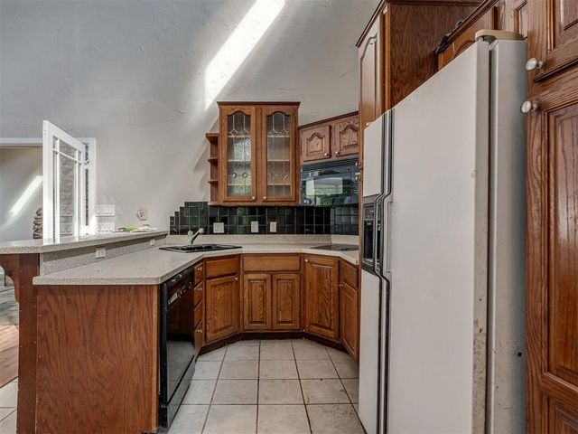 2404 Rambling Road, Edmond, OK 73025