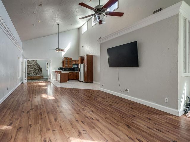 2404 Rambling Road, Edmond, OK 73025