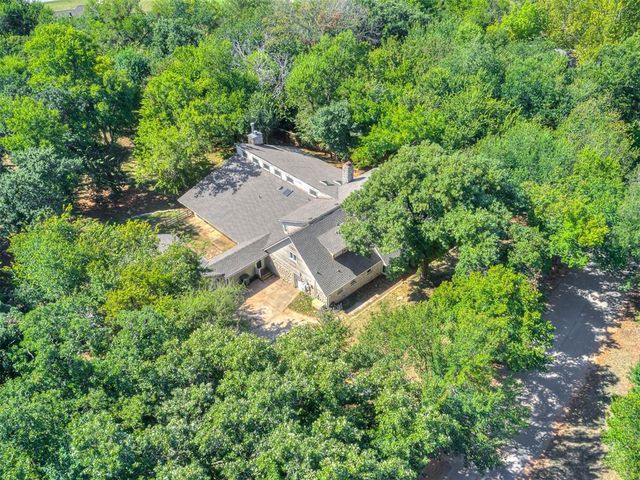 2404 Rambling Road, Edmond, OK 73025