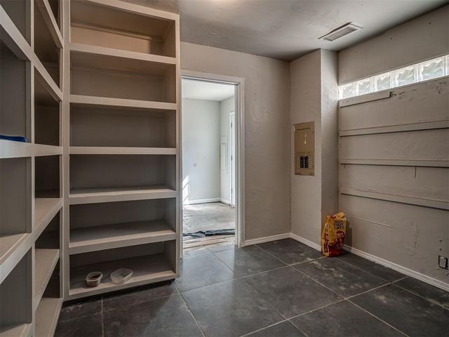 2404 Rambling Road, Edmond, OK 73025