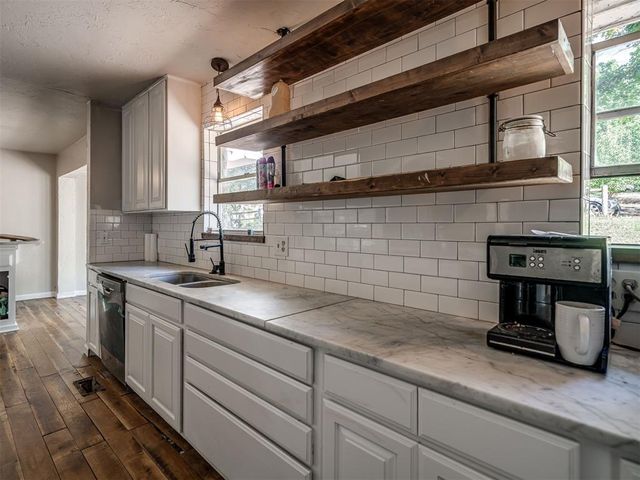 2404 Rambling Road, Edmond, OK 73025