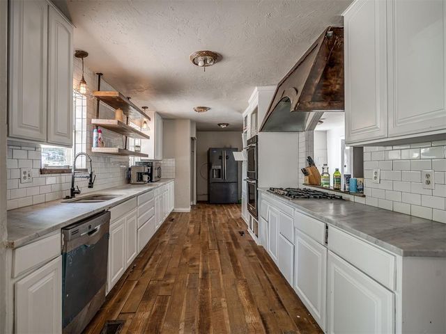 2404 Rambling Road, Edmond, OK 73025