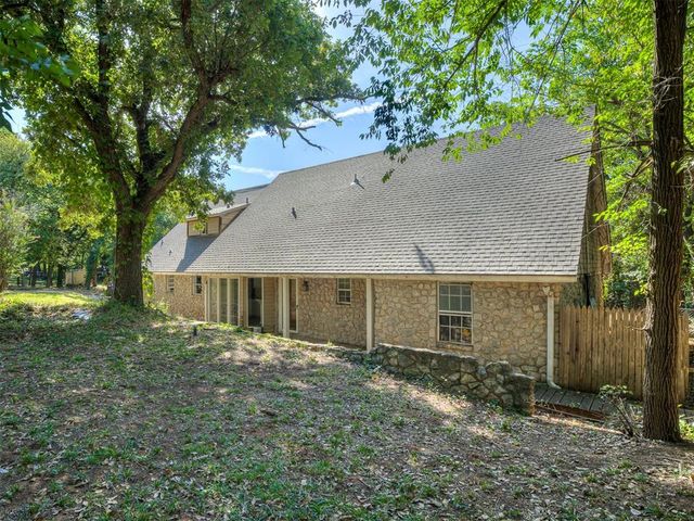 2404 Rambling Road, Edmond, OK 73025