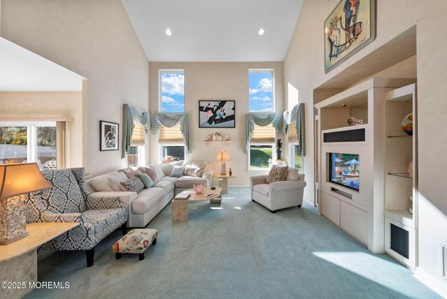 50 Shawnee Way, Morganville, NJ 07751