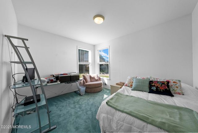 50 Shawnee Way, Morganville, NJ 07751