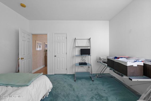 50 Shawnee Way, Morganville, NJ 07751