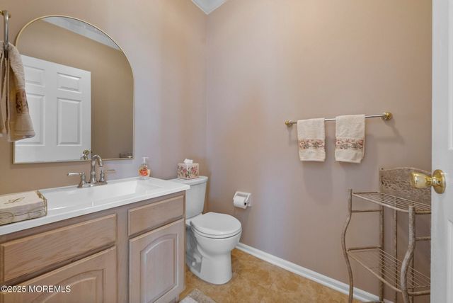 50 Shawnee Way, Morganville, NJ 07751