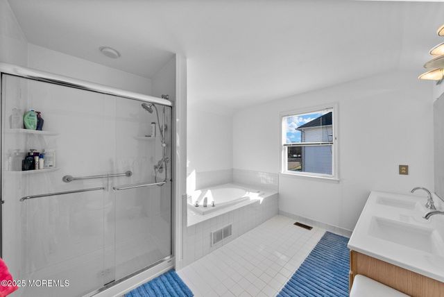 50 Shawnee Way, Morganville, NJ 07751