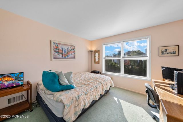 50 Shawnee Way, Morganville, NJ 07751