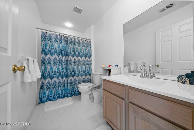 50 Shawnee Way, Morganville, NJ 07751