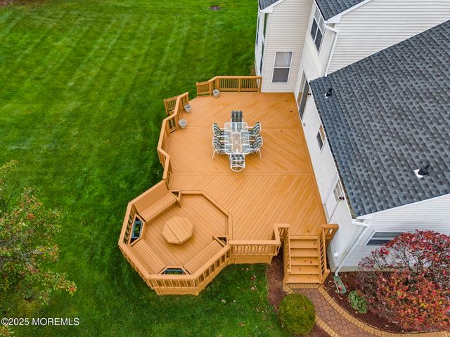 50 Shawnee Way, Morganville, NJ 07751