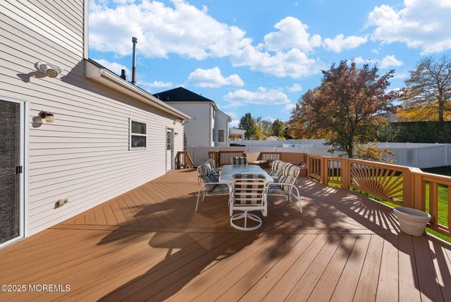 50 Shawnee Way, Morganville, NJ 07751