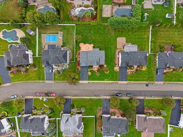 50 Shawnee Way, Morganville, NJ 07751