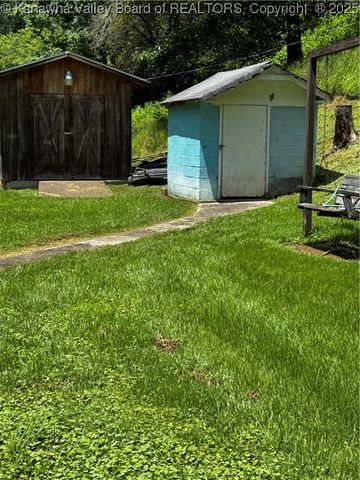 1198 Caney Branch Road, Chapmanville, WV 25508