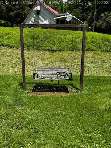 1198 Caney Branch Road, Chapmanville, WV 25508