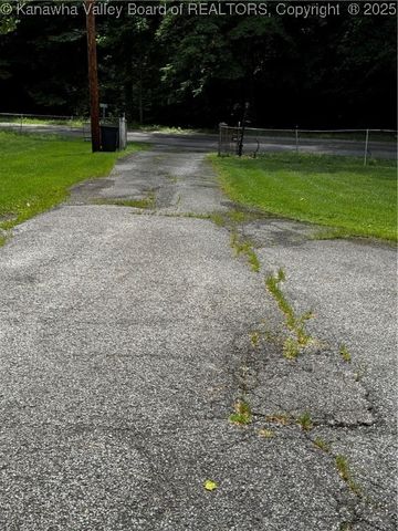 1198 Caney Branch Road, Chapmanville, WV 25508