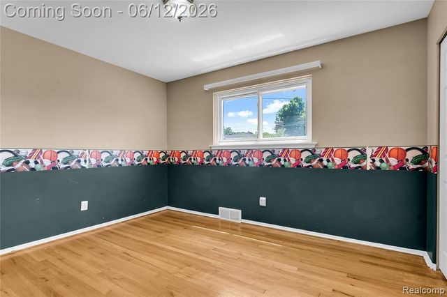 4840 Iowa Drive, Warren, MI 48092