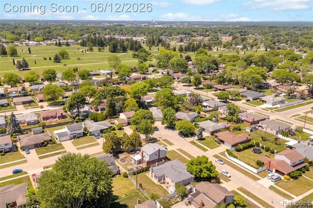 4840 Iowa Drive, Warren, MI 48092