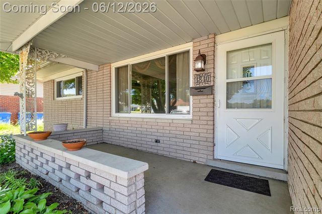 4840 Iowa Drive, Warren, MI 48092