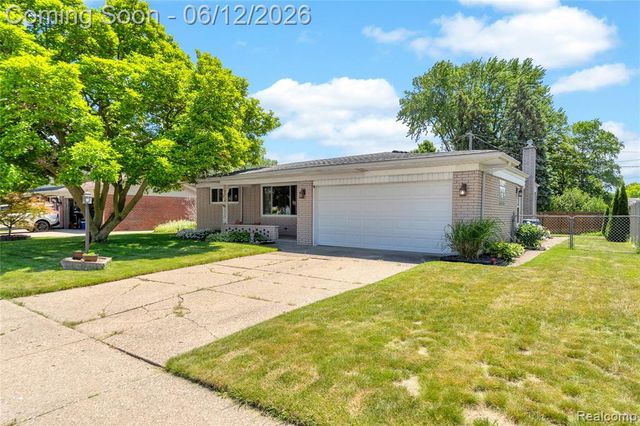 4840 Iowa Drive, Warren, MI 48092