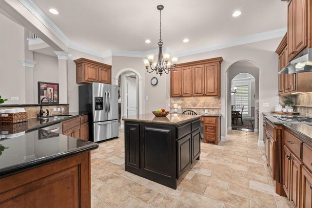 11 Stanwick Place, The Woodlands, TX 77382