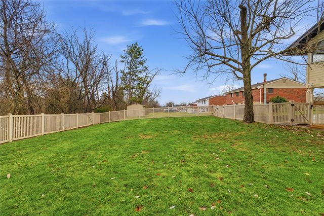 713 Flint Rd, Shaler, PA 15101