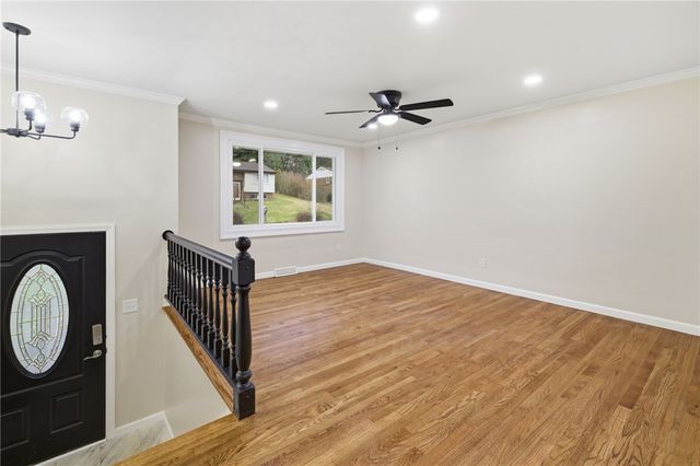 713 Flint Rd, Shaler, PA 15101