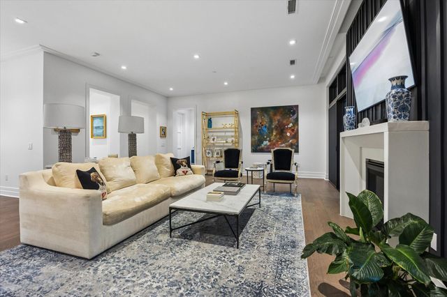 6017 Memorial Drive 505, Houston, TX 77007