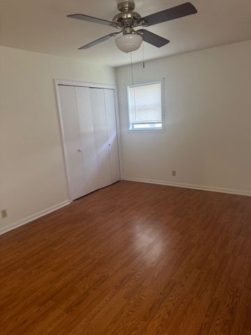 1005 Bowie, George West, TX 78022