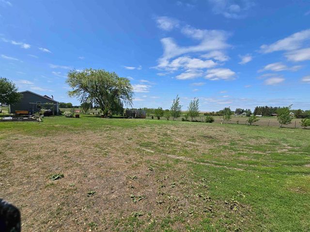 12321 Lincoln Road, Hudson, IA 50643