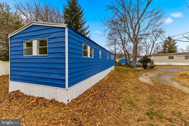 6 MARATHON DR, Mantua, NJ 08051