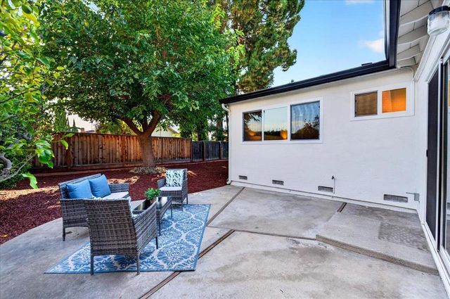 1055 Summerwood Court, San Jose, CA 95132