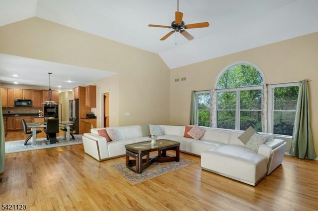 63 Twin Oaks Rd, Bridgewater Twp., NJ 08807