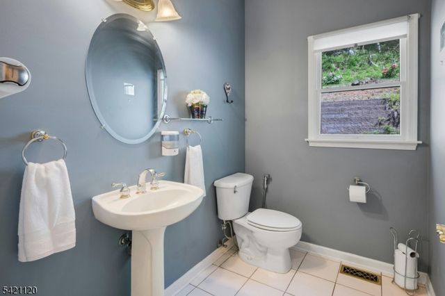 63 Twin Oaks Rd, Bridgewater Twp., NJ 08807
