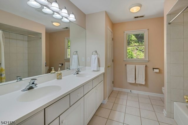 63 Twin Oaks Rd, Bridgewater Twp., NJ 08807