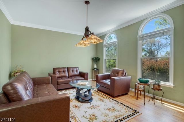 63 Twin Oaks Rd, Bridgewater Twp., NJ 08807