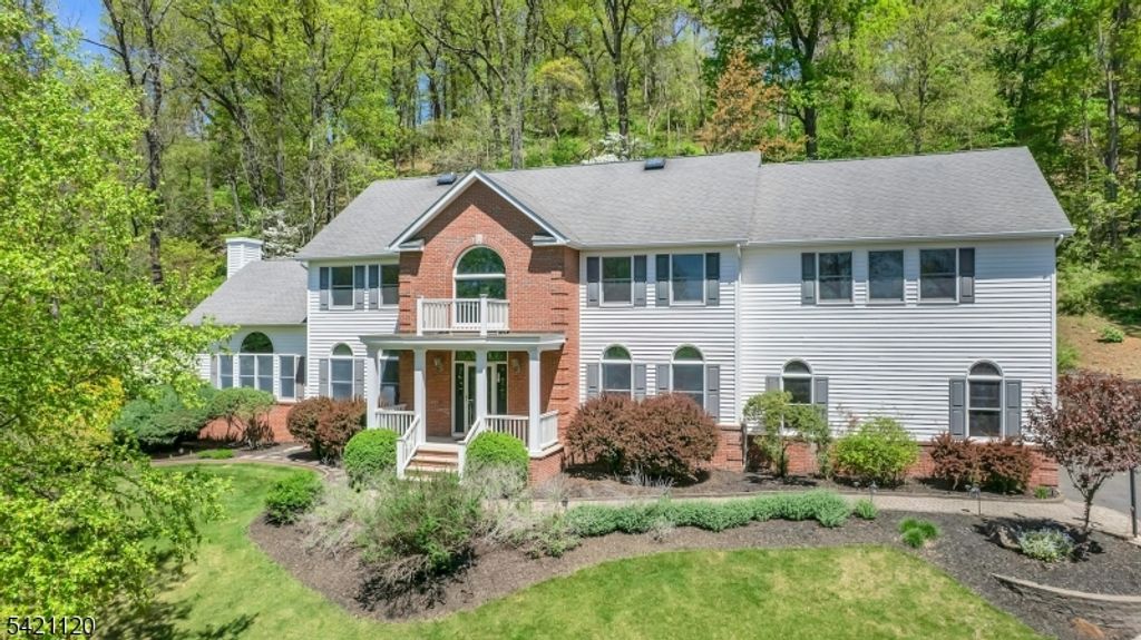 63 Twin Oaks Rd, Bridgewater Twp., NJ 08807