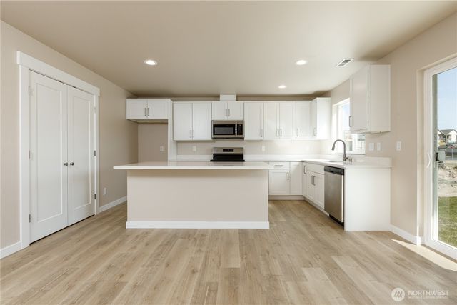 921 W Ted Yao Way, Moses Lake, WA 98837